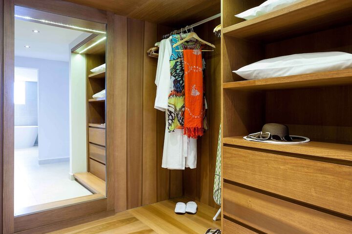Room 80 of 178