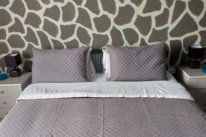 Room 4 of 61