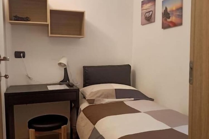 Room 18 of 45