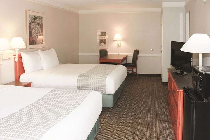 2 Double Beds Deluxe Room (6 of 16)
