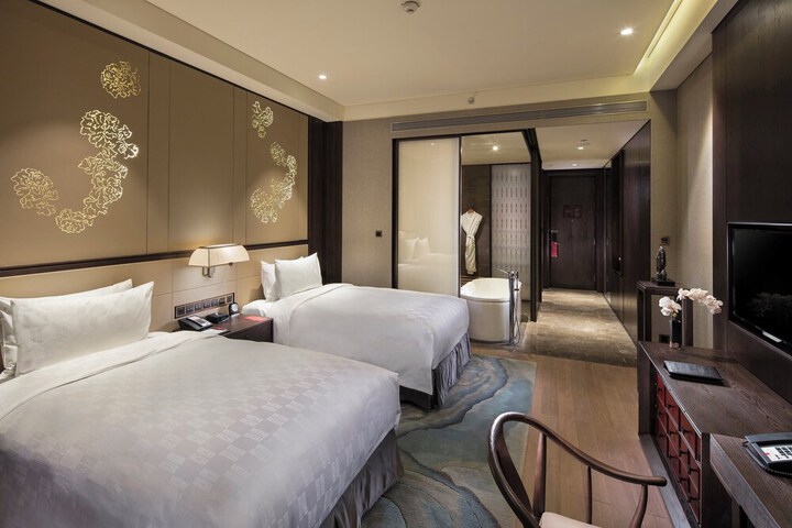 Room 6 of 27