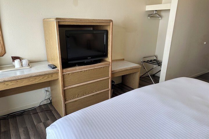 Room 65 of 165