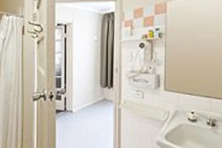 Room 9 of 40