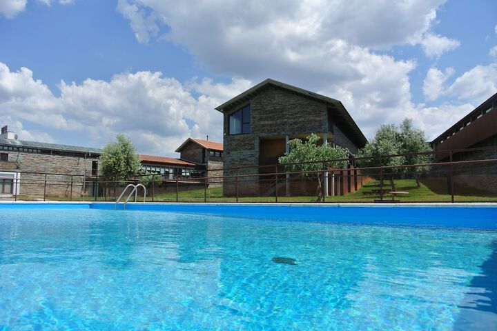 Pool 32 of 61