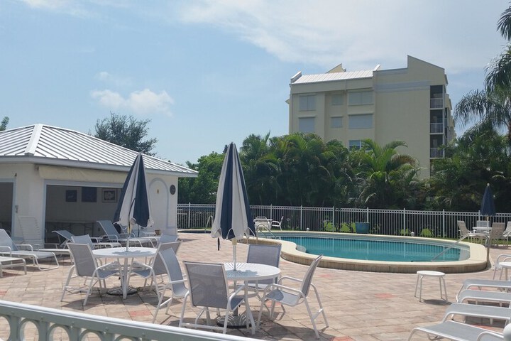 Terrace/Patio 16 of 17