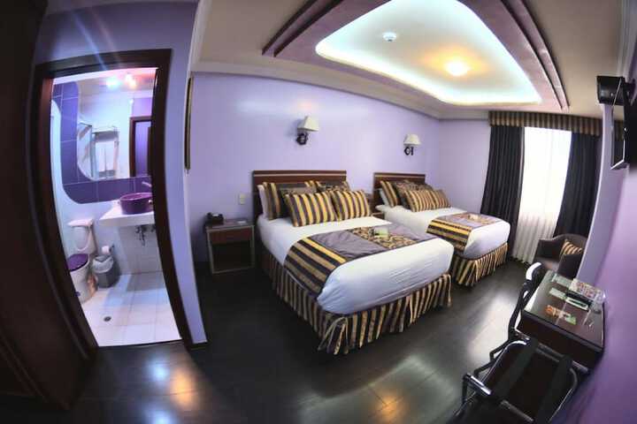 Room 3 of 82