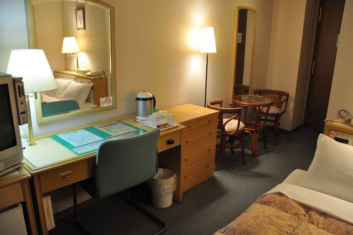Room 11 of 49