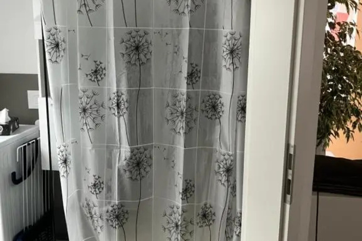 Room 7 of 28