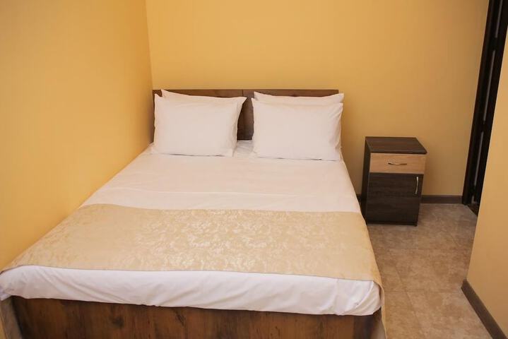 Room 13 of 39