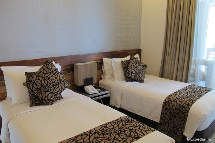 Room 5 of 90