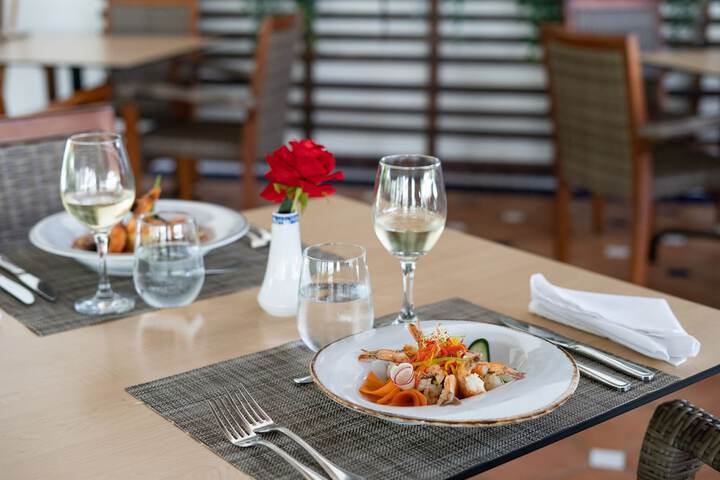 Dining 88 of 131