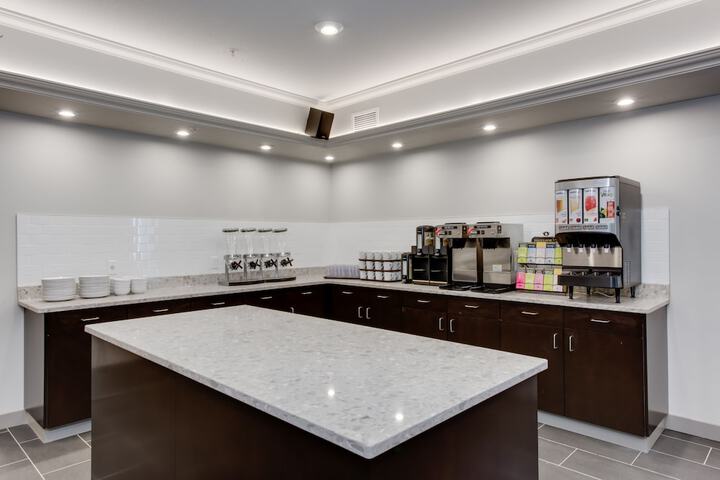 Breakfast/Coffee Service 29 of 37