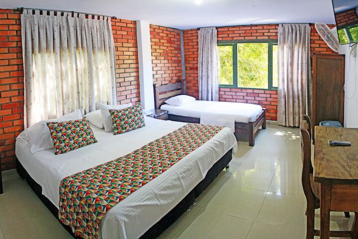 Room 16 of 38