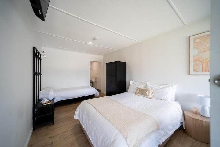 Room 4 of 22
