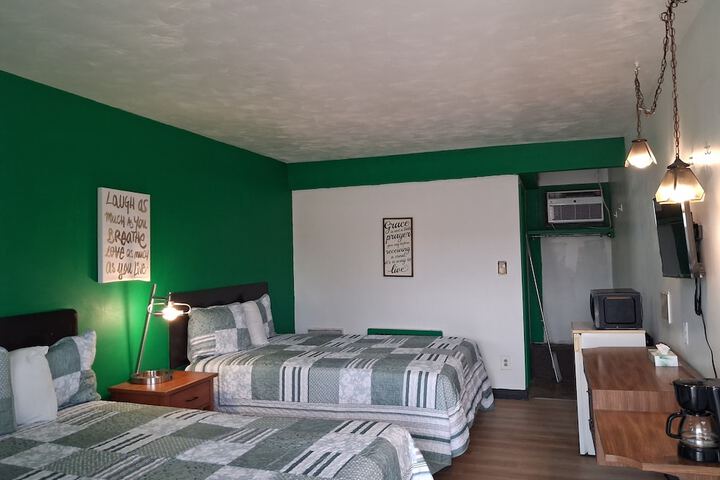 Room 32 of 67