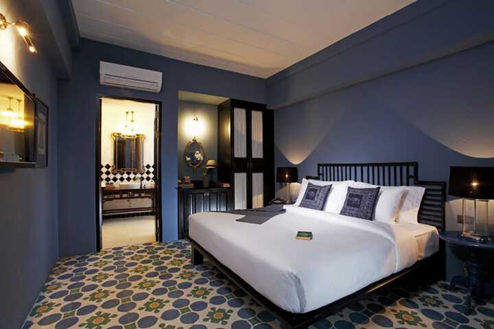 Room 4 of 30