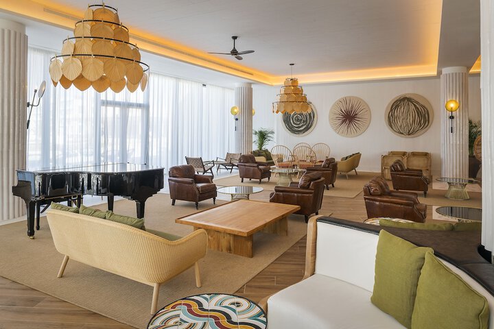 Hotel Interior 7 of 95