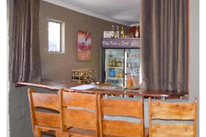 Lounge 17 of 23