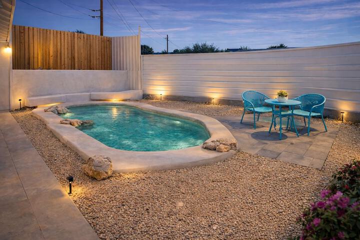 Pool 19 of 35