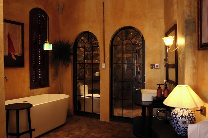 Room 18 of 38