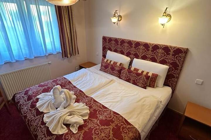 Room 26 of 106