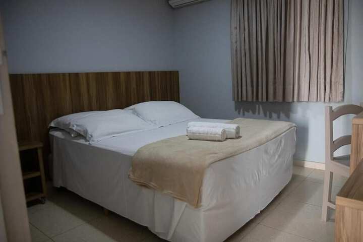 Room 16 of 40