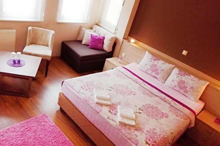 Room 15 of 46