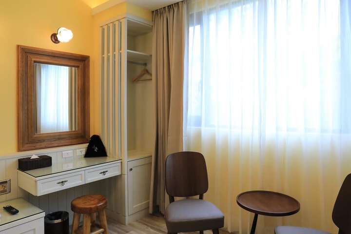 Room 6 of 48