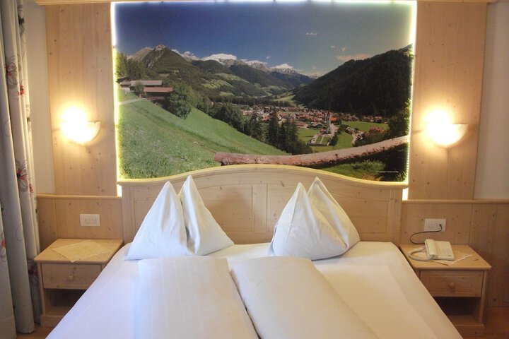 Room 3 of 34