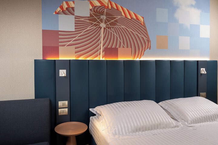 Room 18 of 113