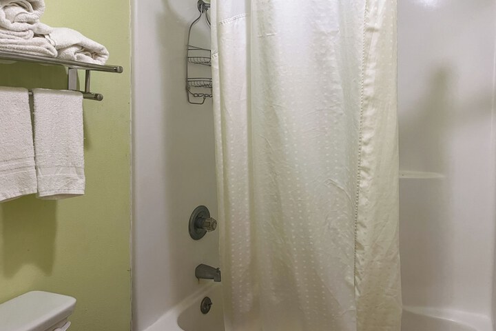 Room 15 of 19