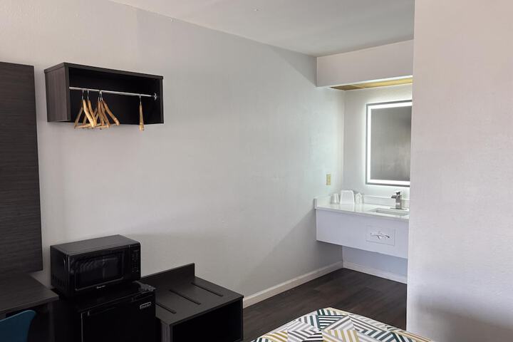 Room 21 of 21