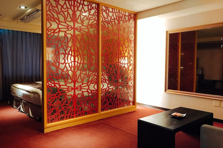 Room 16 of 97