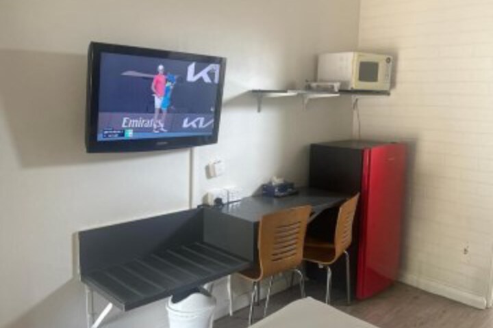 Room 16 of 37