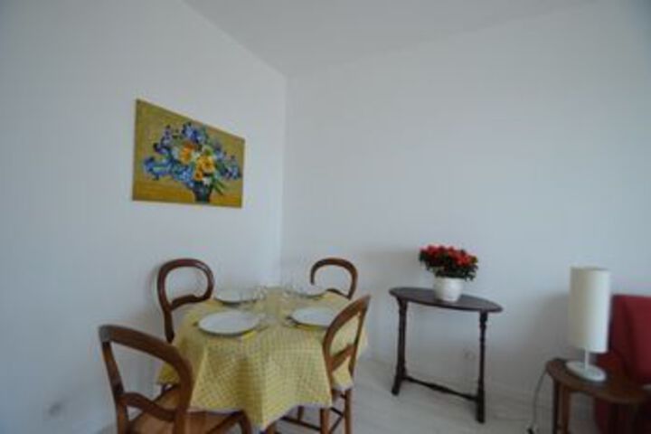 Room 9 of 13