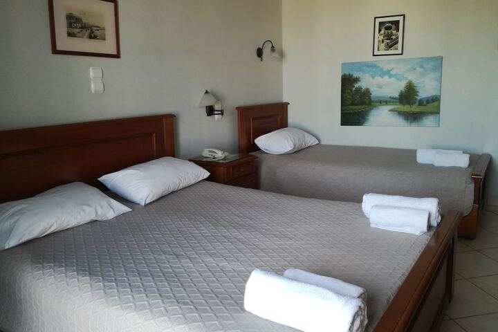 Room 6 of 44