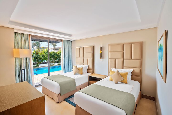 Room 3 of 120