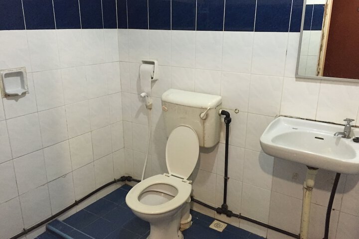 Room 17 of 25
