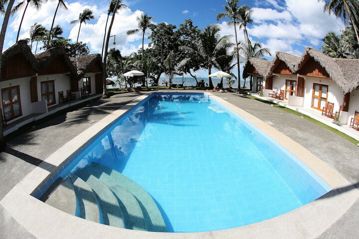 Hotel with Pool
