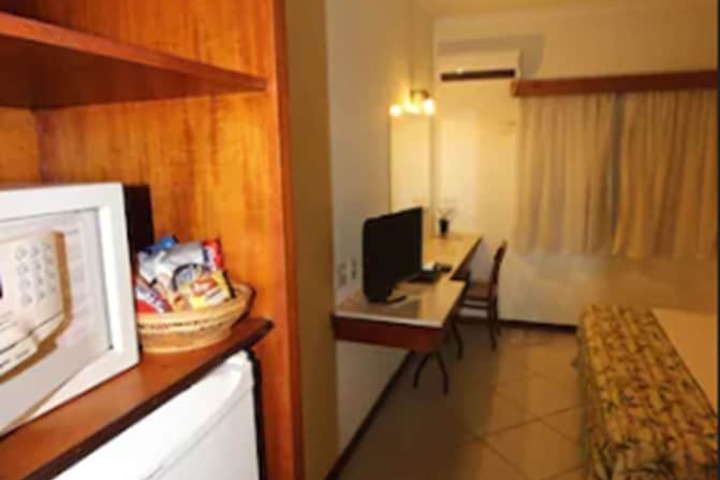 Room 16 of 36