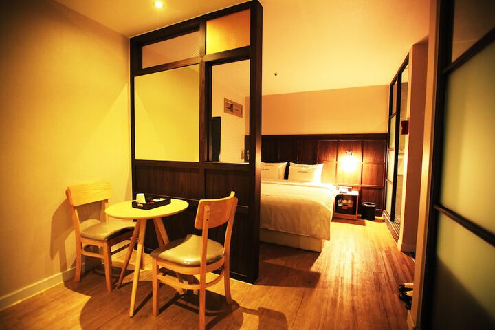Room 15 of 32