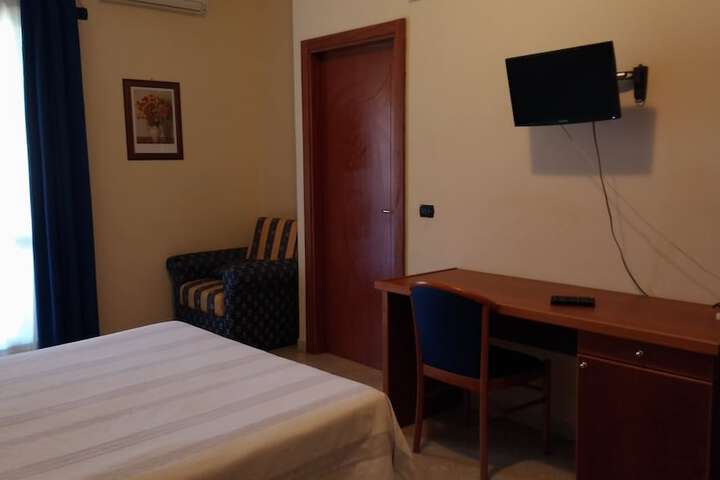 Room 15 of 54