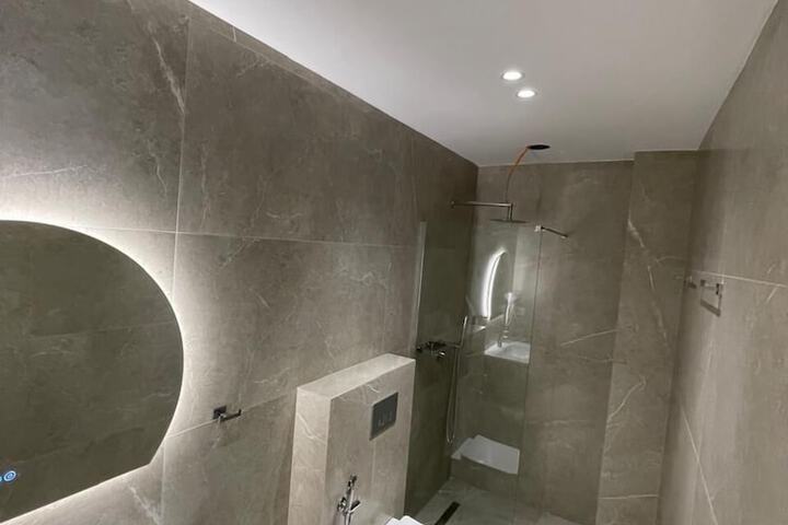 Room 12 of 14