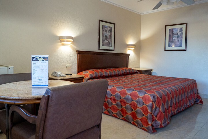 Room 3 of 40