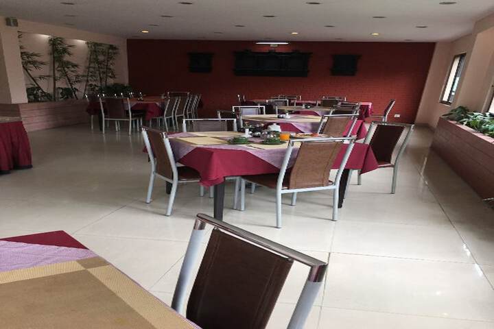 Dining 11 of 17