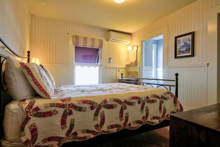 Room 14 of 42