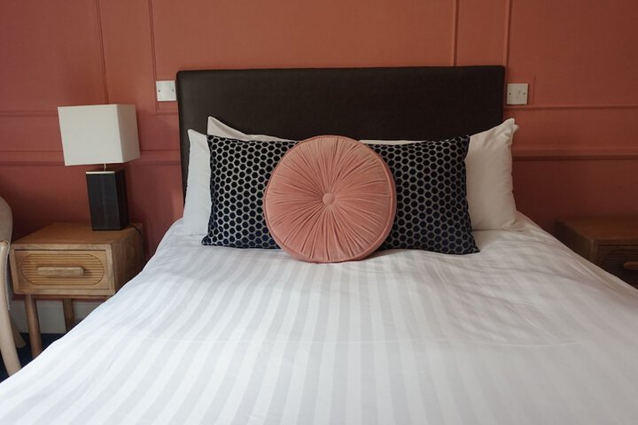 Room 9 of 29