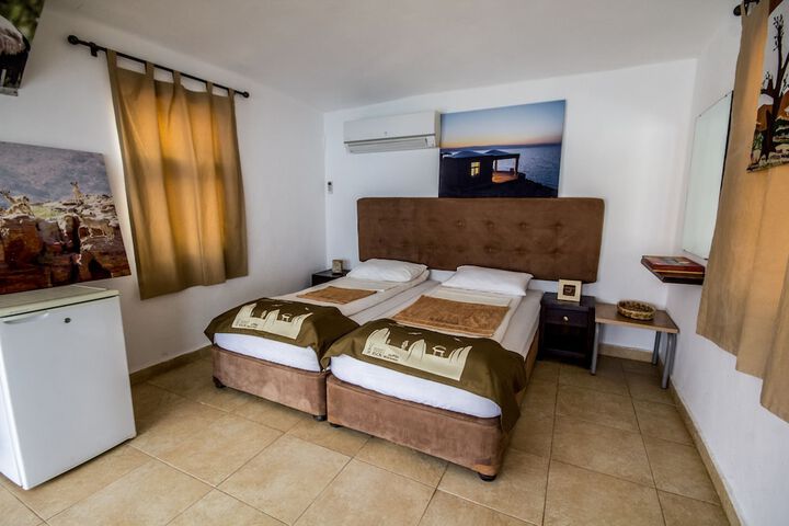 Room 7 of 29