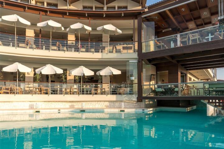 Pool 76 of 113