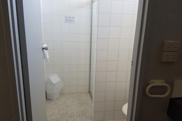 Room 21 of 38
